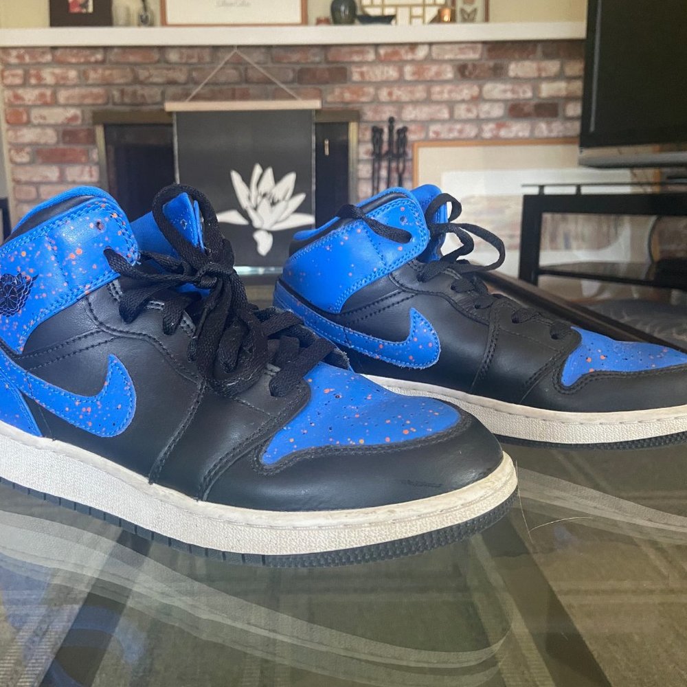 2018 Air Jordan 1 Mid 'Royal Splatter'